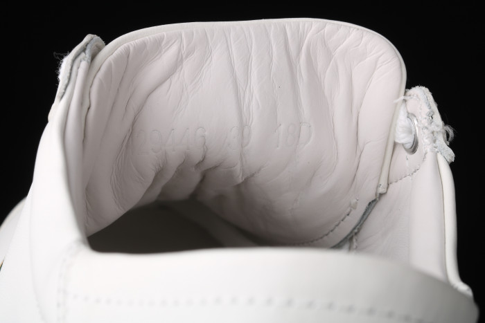 GUCC Ace Embroidered Low-Top Sneaker white with bee ‎429446 02JP0 9064